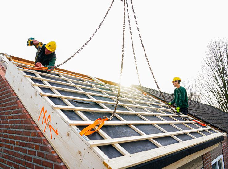 Prefab en duurzaam zadeldak voor corporatiewoningen