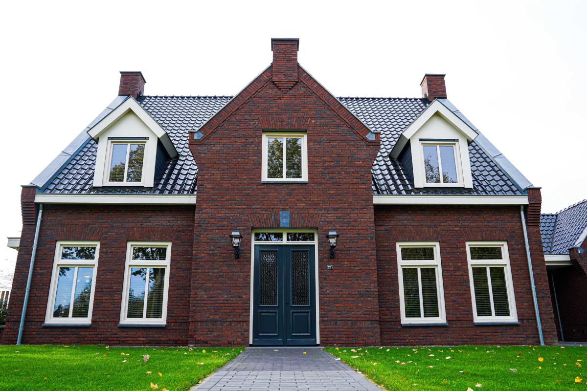 Nieuwbouw woonhuis en bijgebouw